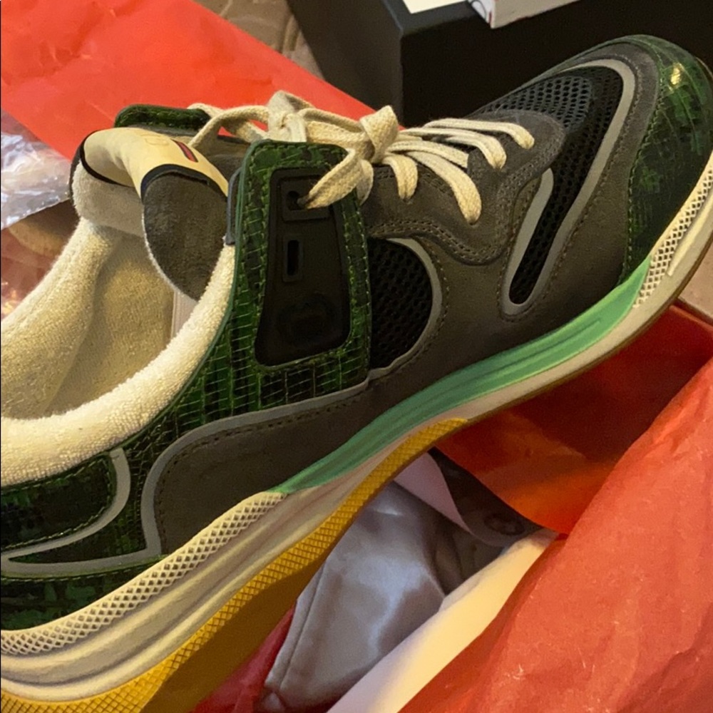 Gucci Shoes - Picture 3 of 3